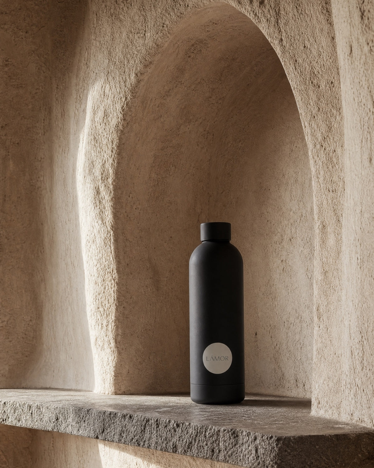 LĀMOR BOTTLE-BLACK
