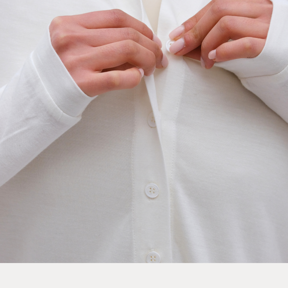 CHIC MOTHER-OF-PEARL DETAILING