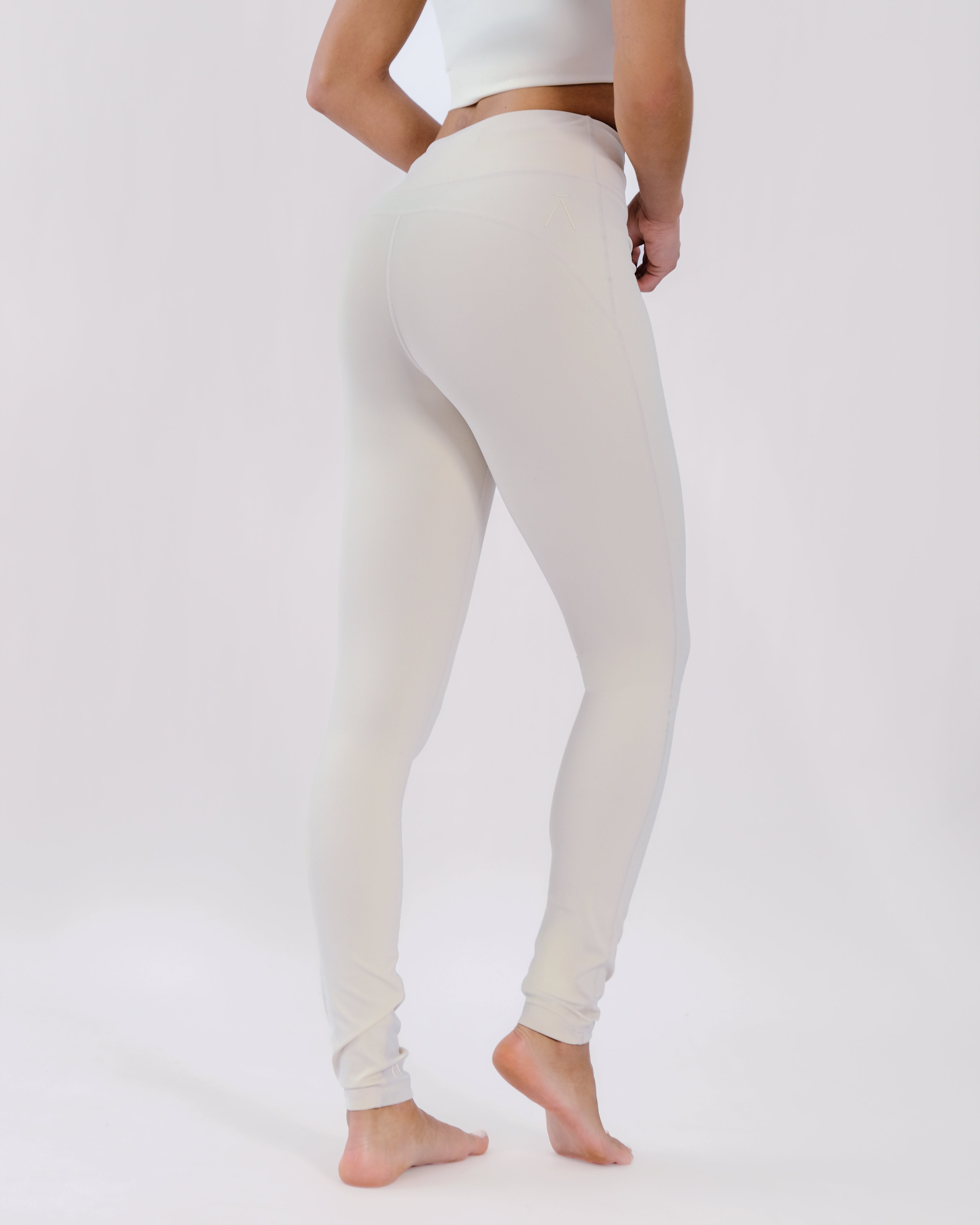 Ā-SCULPT™ - Second Skin Legging - Soft Cream